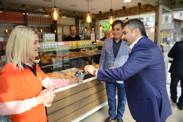 BAYRAMLARDA DA OLUŞTURDUĞUMUZ BİRLİK VE BERABERLİK TABLOSU FARKLI EMELLERDE OLANLARA BİR MESAJ NİTELİĞİNDEDİR