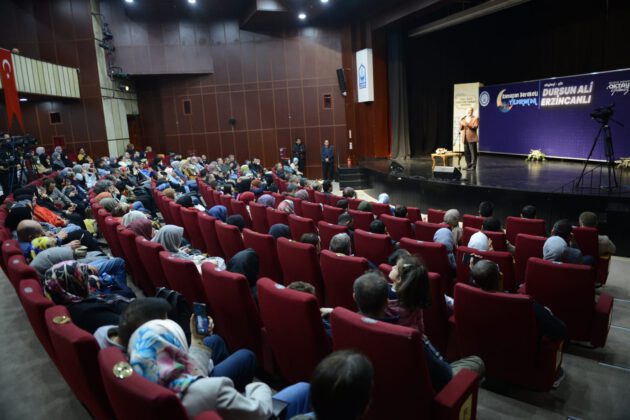 YILDIRIM’DA DURSUN ALİ ERZİNCANLI ŞİİRLERİYLE YÜREKLERE DOKUNDU
