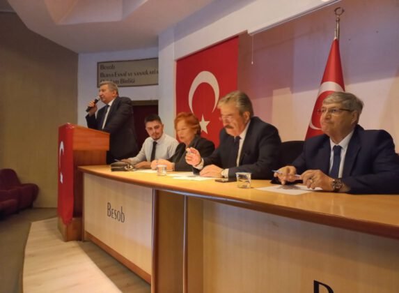 Ülkenin karga tulumba sürüklenişine göz yummayacağız!