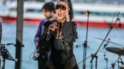 HANDE YENER HABER KOZMİK HANDE BOĞAZ’DA BÜYÜLEDİ!