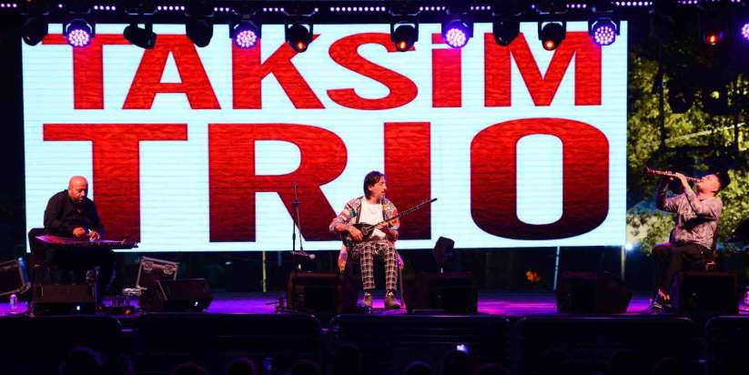 TAKSİM TRİO VE YAZZ AHMED MÜZİK TUTKUNLARIYLA BULUŞTU