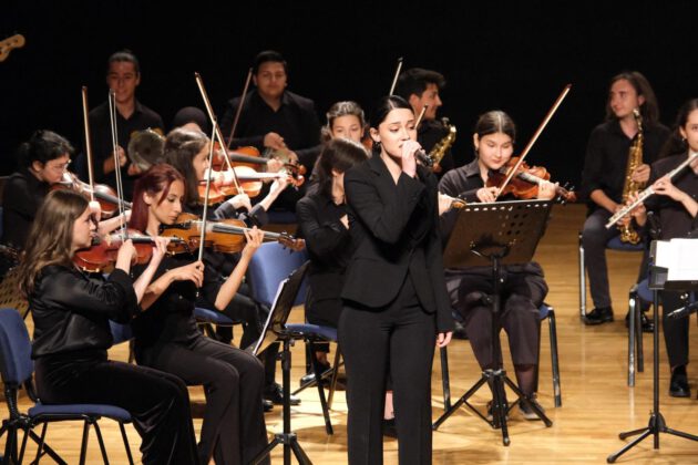 ZEKİ MÜREN GÜZEL SANATLAR LİSESİ’NDEN PARMAK ISIRTAN YIL SONU KONSERİ