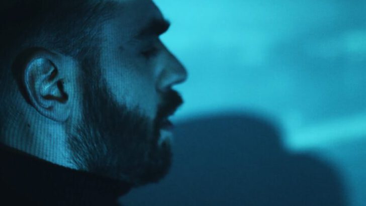 Louis Stotesbery’in en yeni teklisi “Yıkılır İnsan”