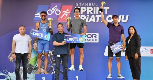 400 TRİATLET BEYLİKDÜZÜ’NDE MÜCADELE ETTİ