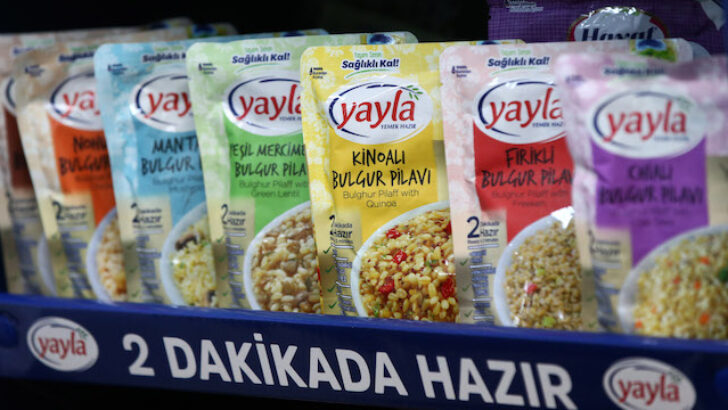 YAYLA AGRO GIDA YEMEK HAZIR SERİSİNE SALATALARI EKLEDİ