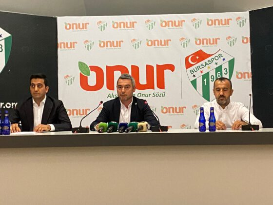 BURSASPOR KULÜBÜ,ONUR MARKET’LE FORMA KOL SPONSORLUĞU KONUSUNDA ANLAŞTI