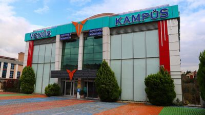 VENÜS KAMPÜS LİSEYE GEÇENLER İÇİN BURS ORANLARINI AÇIKLADI