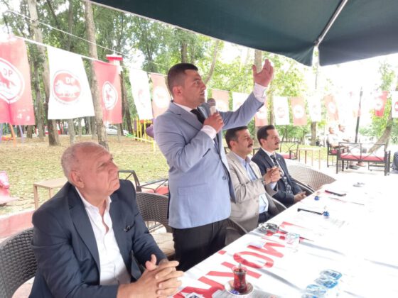 Demokratlarda Bayram Coşkusu!