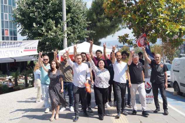 Zafer Yolunda Işıldadılar! Zafer Partisinden İmza Kampanyası!