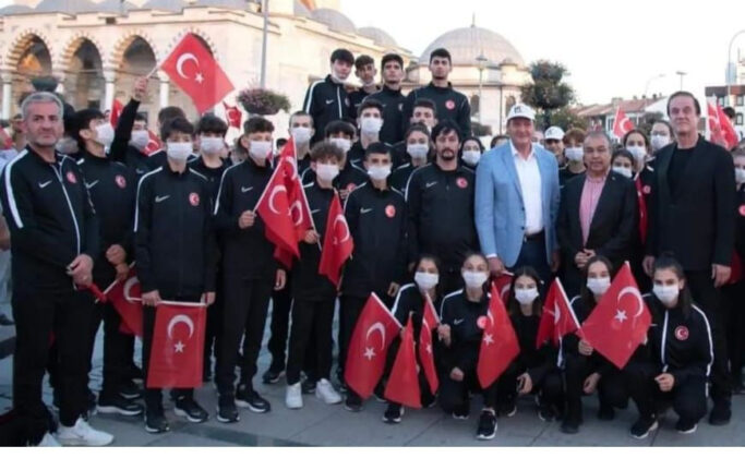 Bursa’nın Gururu Sağır’a Milli Görev…