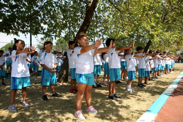 Yüzlerce çocuk sertifika heyecanı yaşadı