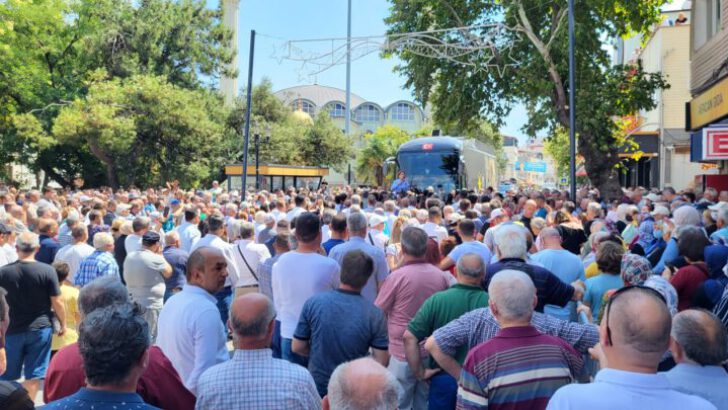 Allah bizleri, sizlere yalan söyleyenlerden eylemesin. Sözünden cayanlardan da eylemesin