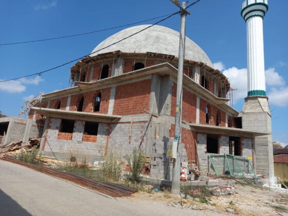 KÖYLÜLERDEN ÇAĞRI! İNŞAATA MÜFTÜLÜK YARDIM ETSİN! BİTMEYEN DRAM!