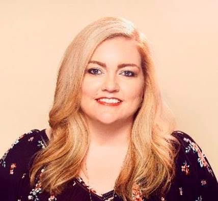 COLLEEN HOOVER’IN AŞK, İHANET ve ŞARKILARLA ÖRÜLÜ ROMANI BELKİ BİR GÜN, EPSİLON’DAN ÇIKTI!