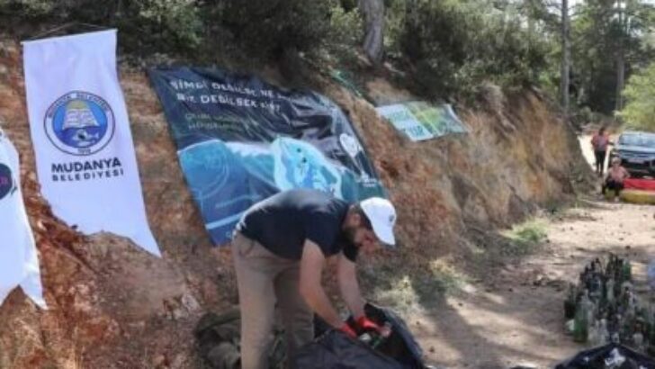 DÜNYA TEMİZLİK GÜNÜ’NDE MUDANYA’DA ÇÖP TOPLAMA SEFERBERLİĞİ