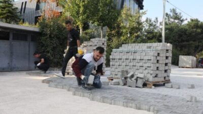 MUDANYA GENELİNDE BETON PARKE ÇALIŞMALARI SÜRÜYOR