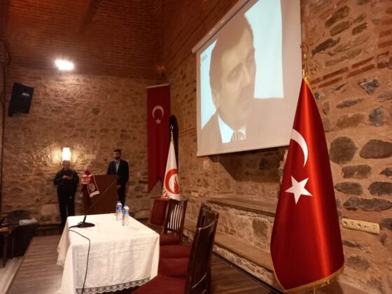 Milli Yol Bursa; Milletimizi aydınlatmak, milletimize gerçeği söylemek, milletimize hakikati anlatmak zorundayız