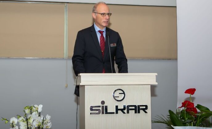 SİLKAR ENDAŞ 60’INCI YAŞINI ÖZEL BİR KOKTEYL İLE KUTLADI
