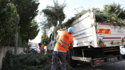 NİLÜFER’DE BAHÇE VE BUDAMA ATIKLARI KOMPOST OLUYOR