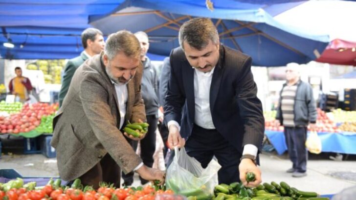 BAŞKAN YILMAZ, PAZARCI ESNAFIYLA BULUŞTU