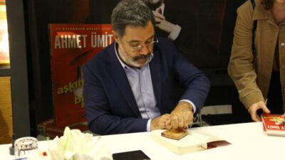 Ahmet Ümit, D&R buluşmasında müjdeyi verdi!