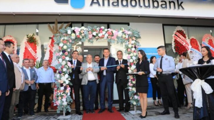 Anadolubank yönetimi, Alanya Şube’de müşterileri ve iş dünyası ile buluştu