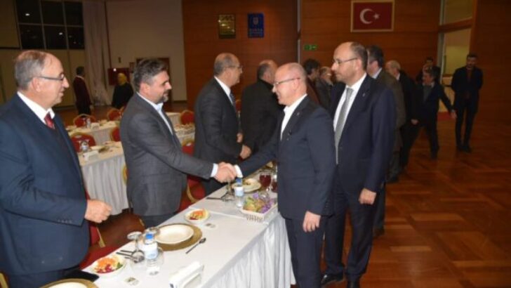 DAVUT GÜRKAN: “AK PARTİ, YÜREĞİ TÜRKİYE SEVDASI İLE ATANLARIN BİRLEŞTİĞİ BİR DAVA HAREKETİDİR”