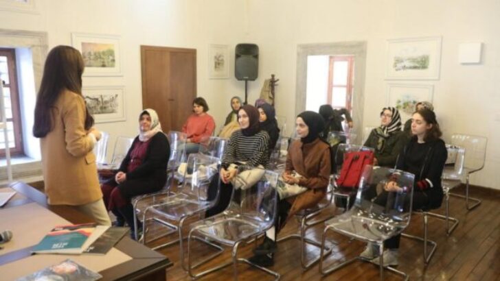 Edebiyat Okulu’nda deneme atölyesi başladı