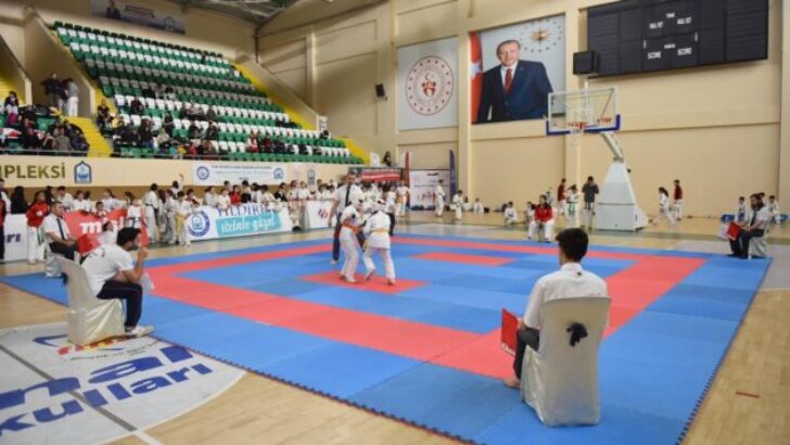 YILDIRIM’DA KARATE RÜZGÂRI