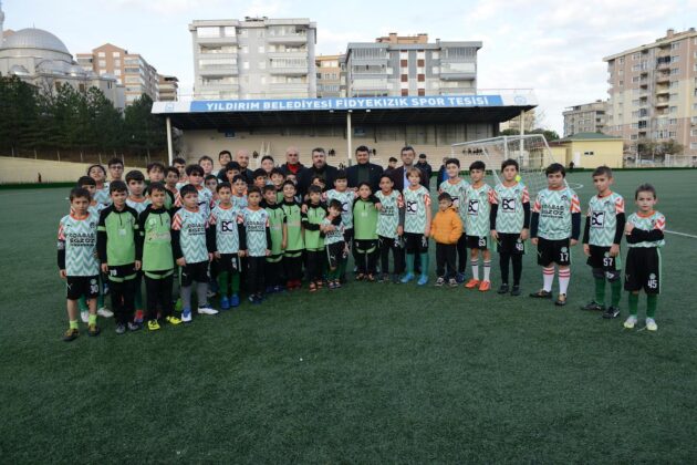 BAŞKAN YILMAZ SPORCULARLA BULUŞTU