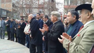 Hilmi Özden Yazdı; TÜRKİYE VE UYGUR TÜRKLERİ