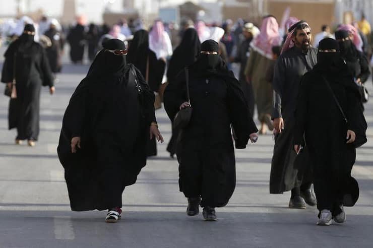 TBMM’NE GETİRİLEN ANAYASA’ DA BAŞÖRTÜSÜ TUZAĞI VE FARKLI YAŞAM BİÇİMİNE LİNÇ MANTIĞI.