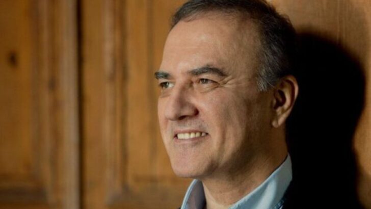 MİLLİYET SANAT, 2022’Yİ MURATHAN MUNGAN’IN KONUK OLDUĞU KAPAĞIYLA UĞURLUYOR!