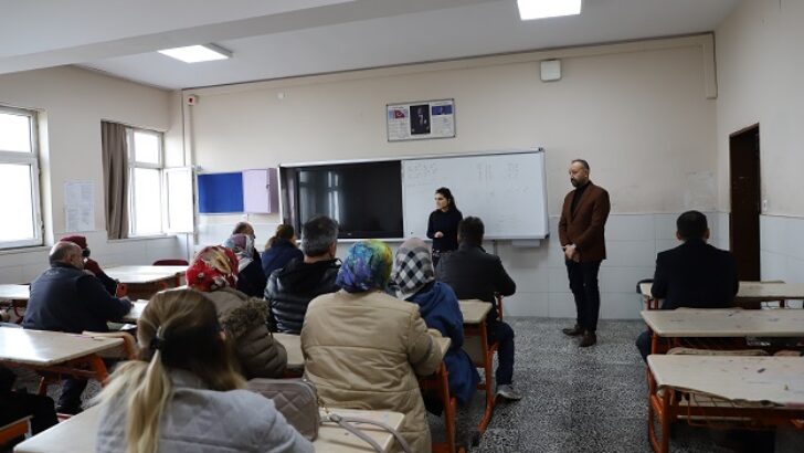 Yıldırım Mesleki ve Teknik Anadolu Lisesi’nde Velilere Aile Okulu Eğitimi Verildi.