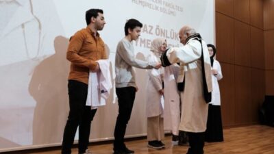 Mudanya Üniversitesinde hemşire adayları beyaz önlüklerini giydi