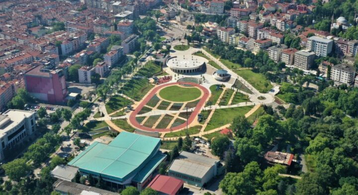 TDP BURSA; “ATATÜRK STADINI TARİHE GÖMEN ZİHNİYET BURSA’NIN SÜPER LİGE ÇIKMASINI ÖTELEMİŞTİR!”