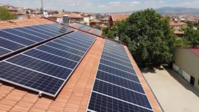 Okullarda Güneş Enerjisi Kullanımı Yaygınlaşıyor