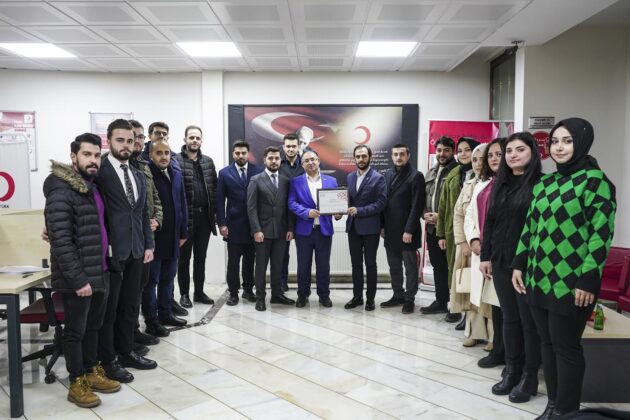 AK GENÇLER’DEN ÖRNEK BAĞIŞ