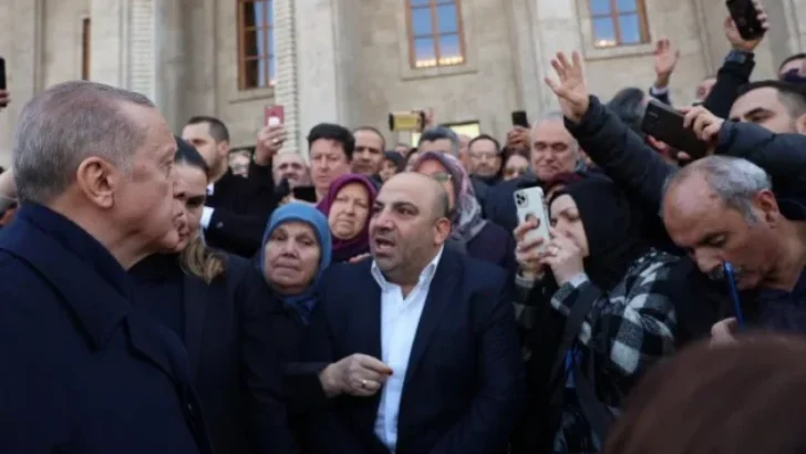 KARACABEY HÜRRİYET; BOŞ LAKIRDI YAPMAYALIM ALİ ÖZKAN TOPU TAÇA ATMA  SATTIĞIN TOPRAĞIN SAHİPLERİNİ KONUŞALIM!