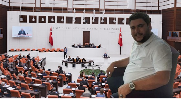 BURSADAN GENÇ ADAY , MİLLETVEKİLİ ADAY LİSTESİNDE BURSA 1. SIRADA   RECEP BATUHAN ÖZKAN İSMİ BURSA KULİSLERİNDE.