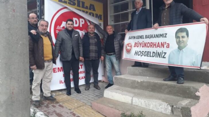 Şahinkaya Mağarası’na Türk bayrağı! Demokrat Başkan şov yaptı!