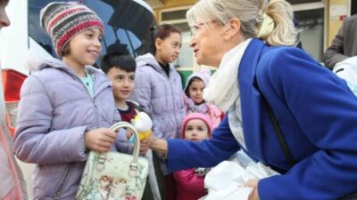 Nilüfer’in Elleri Bırakmayan Gülen Yüzü!