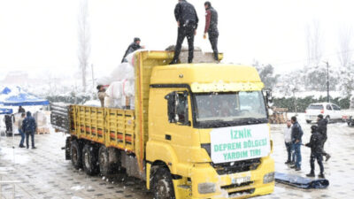 İZNİK’TEN DEPREM BÖLGESİNE 20 TIR YARDIM MALZEMESİ