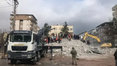 Deprem bölgesinde güvenlik tedbirleri artırılıyor.