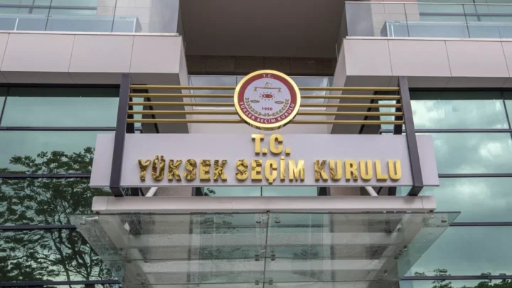 Bağımsız Cumhurbaşkanı Adayı Prof. Dr. Hilmi Özden Başvurusunu Yüksek Seçim Kuruluna Yaptı