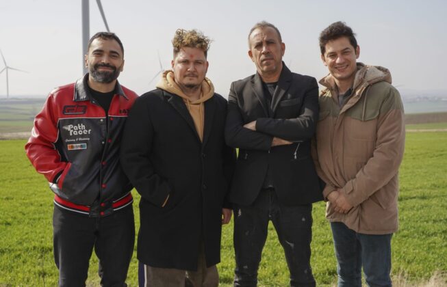 Kahkaha dolu komedi filmi ‘Üçlü Pürüz’ün afişi yayınlandı