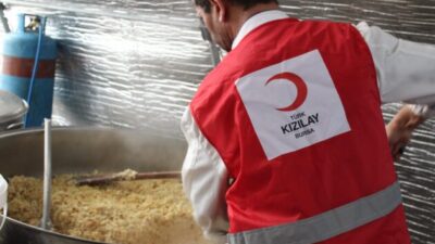 TÜRK KIZILAY BURSA 7 MİLYON 388 BİN LİRA ZEKAT DAĞITIYOR