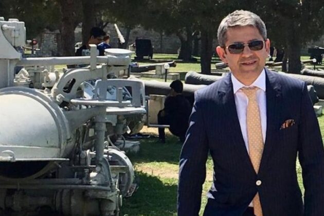 Cephanesi biten kahramanların süngüleriyle ateşin üzerine yürüdüğü ve en kesif orduların hakkından geldikleri yerdir Çanakkale.