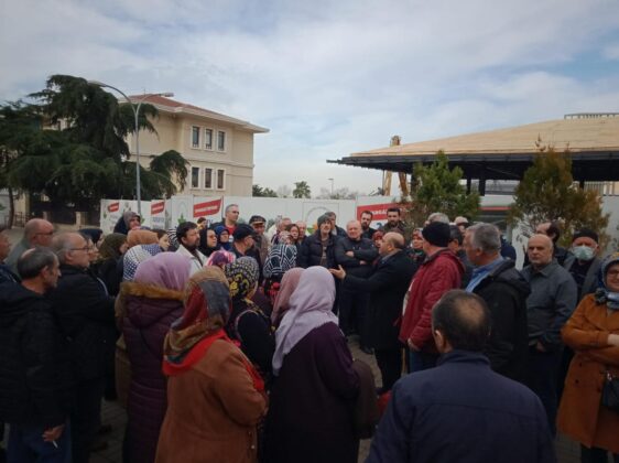 Hürriyetlilerden Plaket Yağmuru! “Ant Olsun Atalılarımızdan Bize Yadigar Kalan Belediyeye Kaptırdığımız O Arazileri Söke Söke Geri Alacağız!”