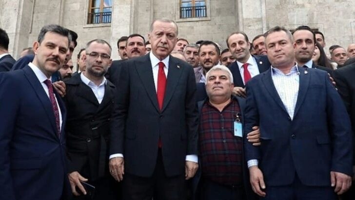 AK Partide Belediye İçin Büyük Kapışma! Mustafa Esgin’in İsmi Büyükşehir İçin Geçiyor!